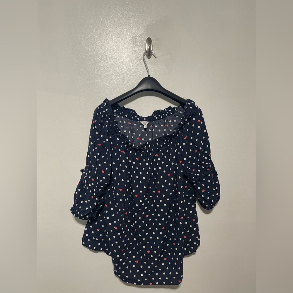 New! Never been worn! Off the shoulders top. Size 2x